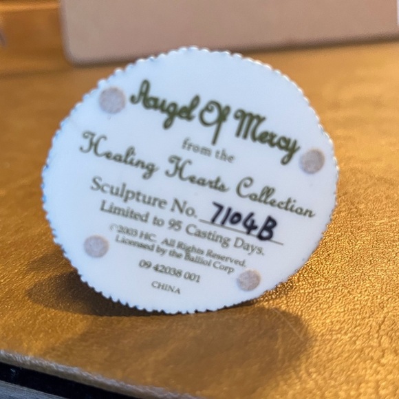 Nurse Figurine, Angel of Mercy from the Healing Hearts Collection - Picture 8 of 10